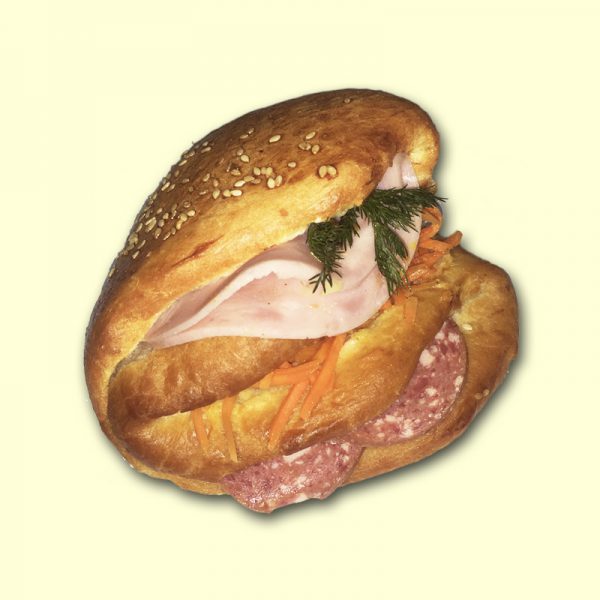 Бутерброд "Сытный" с ветчиной и колбасой